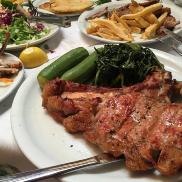 Myrtia – טברנה שכונתית – בשר ואווירה בניאה סמירני